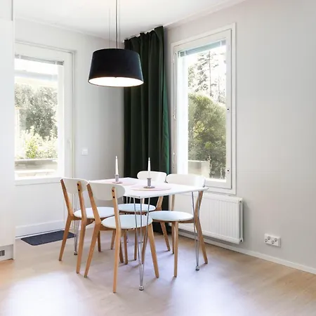 Newly Renovated Large Family Apartment, Parking, Sauna, Balcony *