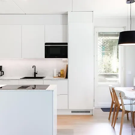 Newly Renovated Large Family Apartment, Parking, Sauna, Balcony *