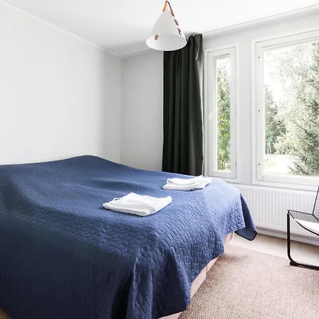 Newly Renovated Large Family Apartment, Parking, Sauna, Balcony *