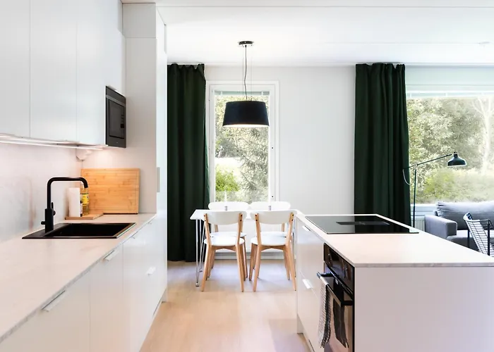 Newly Renovated Large Family Apartment, Parking, Sauna, Balcony