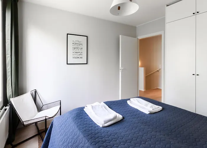 別荘 Newly Renovated Large Family Apartment, Parking, Sauna, Balcony Jyväskylä